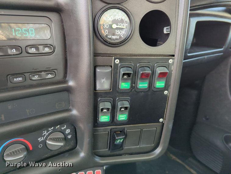 image for item KW9038 2006 Chevrolet C8500  bucket truck