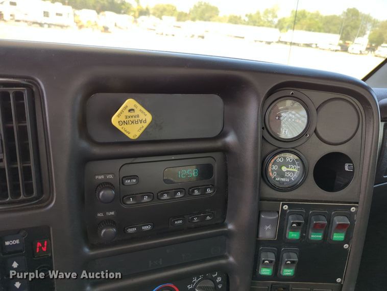 image for item KW9038 2006 Chevrolet C8500  bucket truck