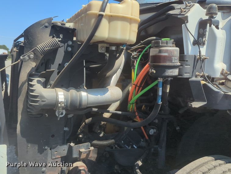 image for item KW9038 2006 Chevrolet C8500  bucket truck