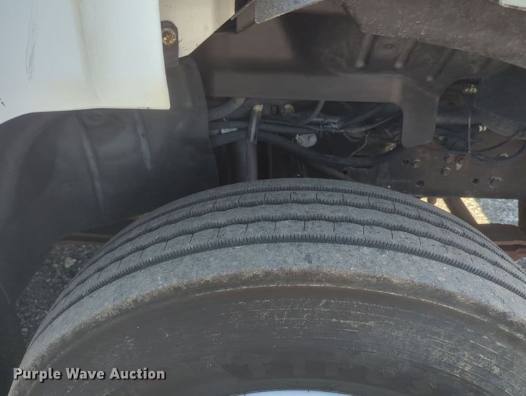 image for item KW9038 2006 Chevrolet C8500  bucket truck