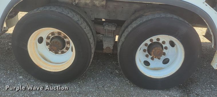 image for item KW9038 2006 Chevrolet C8500  bucket truck