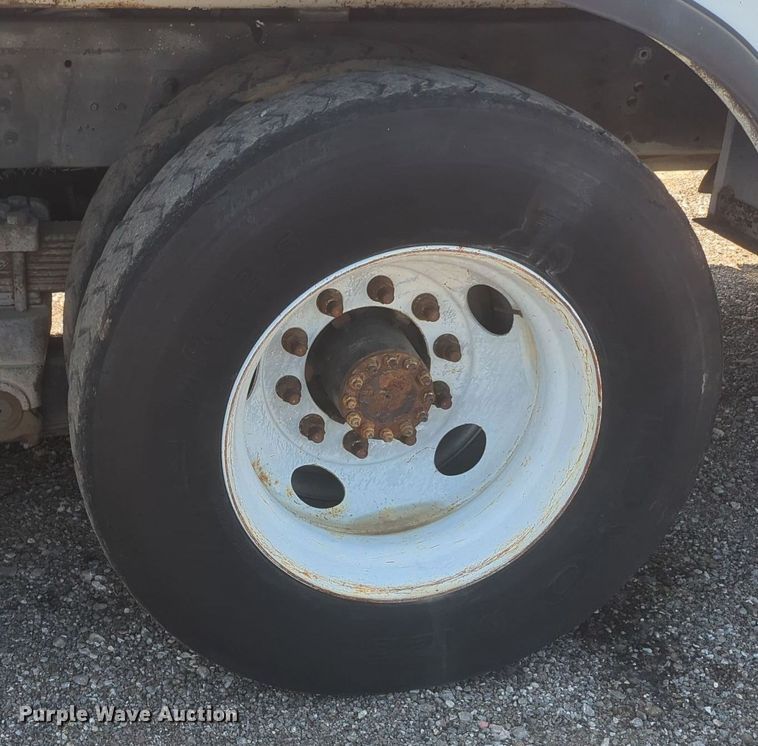 image for item KW9038 2006 Chevrolet C8500  bucket truck