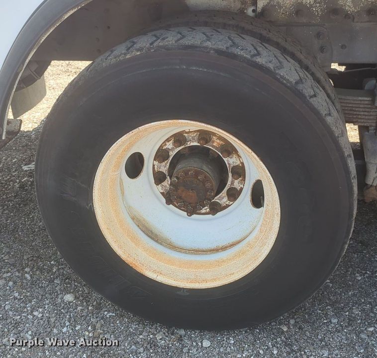 image for item KW9038 2006 Chevrolet C8500  bucket truck