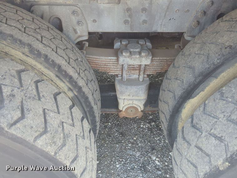 image for item KW9038 2006 Chevrolet C8500  bucket truck