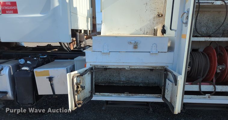 image for item KW9043 2013 Freightliner Business Class M2  utility / service truck