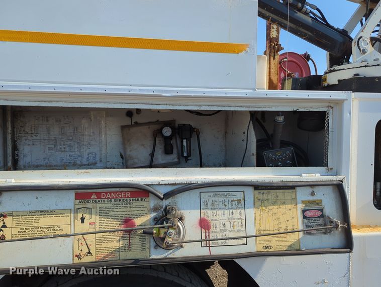 image for item KW9043 2013 Freightliner Business Class M2  utility / service truck