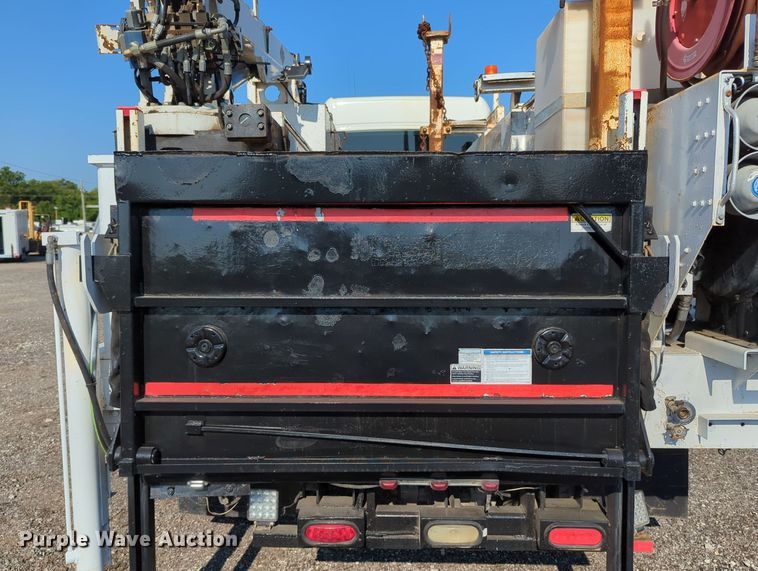 image for item KW9043 2013 Freightliner Business Class M2  utility / service truck