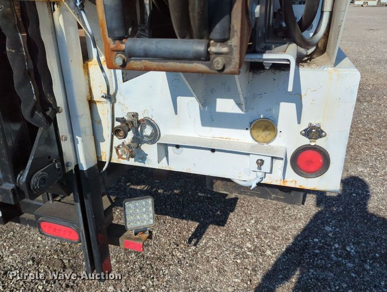 image for item KW9043 2013 Freightliner Business Class M2  utility / service truck