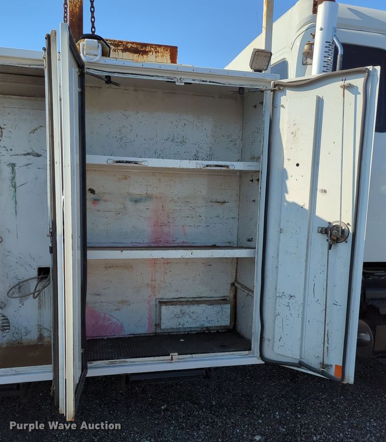 image for item KW9043 2013 Freightliner Business Class M2  utility / service truck