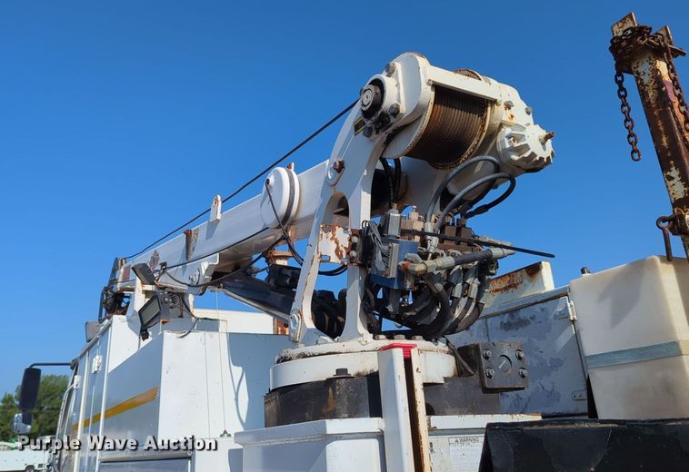 image for item KW9043 2013 Freightliner Business Class M2  utility / service truck