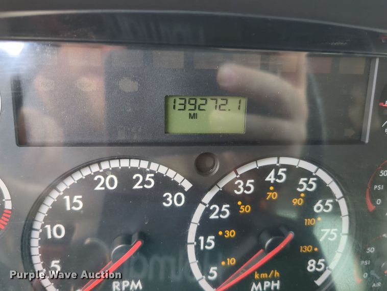 image for item KW9043 2013 Freightliner Business Class M2  utility / service truck