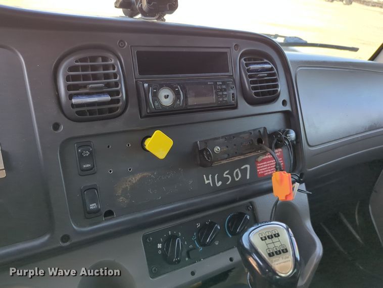 image for item KW9043 2013 Freightliner Business Class M2  utility / service truck