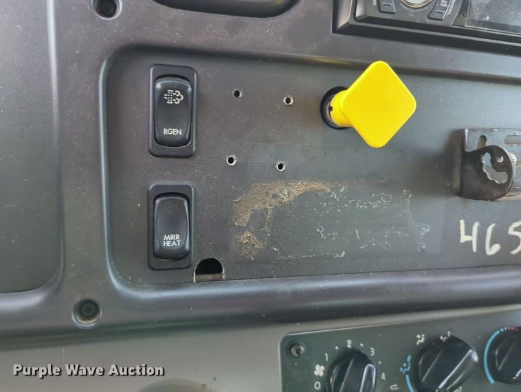 image for item KW9043 2013 Freightliner Business Class M2  utility / service truck