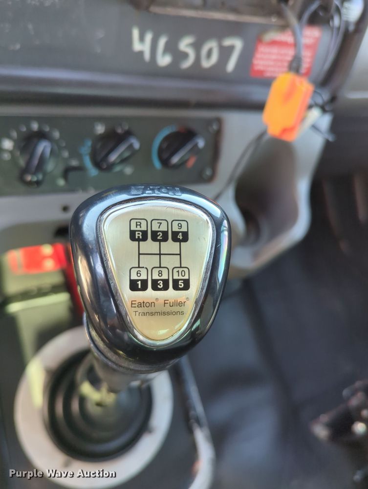 image for item KW9043 2013 Freightliner Business Class M2  utility / service truck