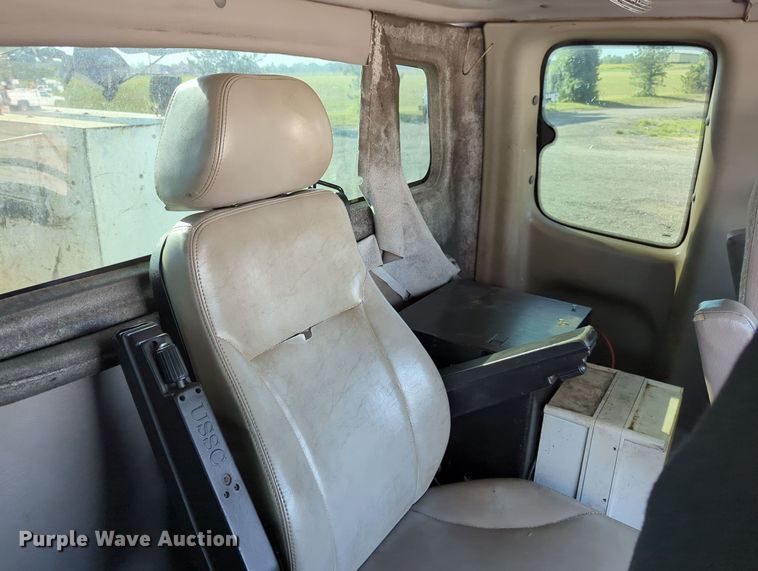 image for item KW9043 2013 Freightliner Business Class M2  utility / service truck