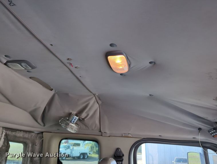 image for item KW9043 2013 Freightliner Business Class M2  utility / service truck