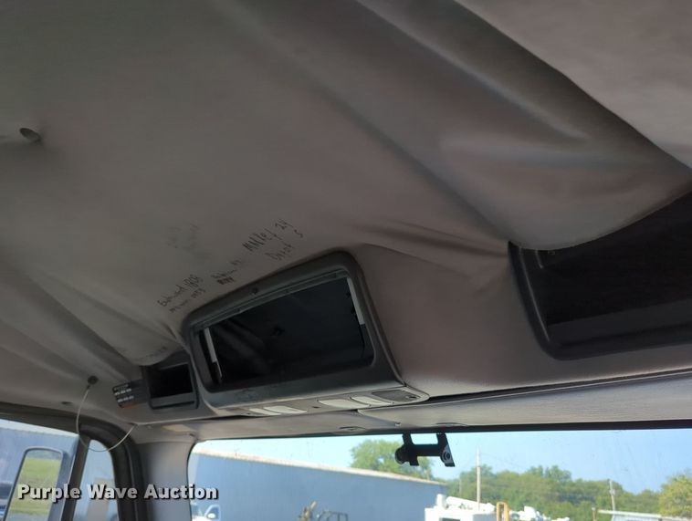 image for item KW9043 2013 Freightliner Business Class M2  utility / service truck