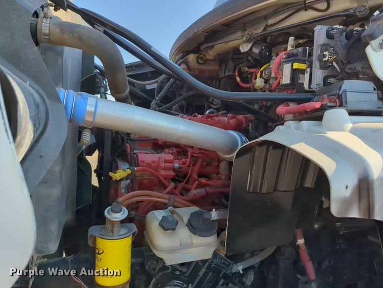 image for item KW9043 2013 Freightliner Business Class M2  utility / service truck