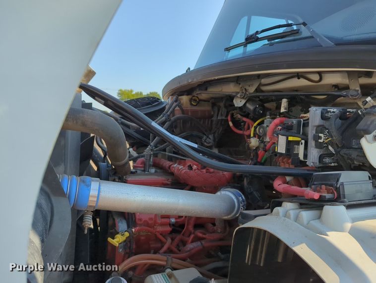 image for item KW9043 2013 Freightliner Business Class M2  utility / service truck