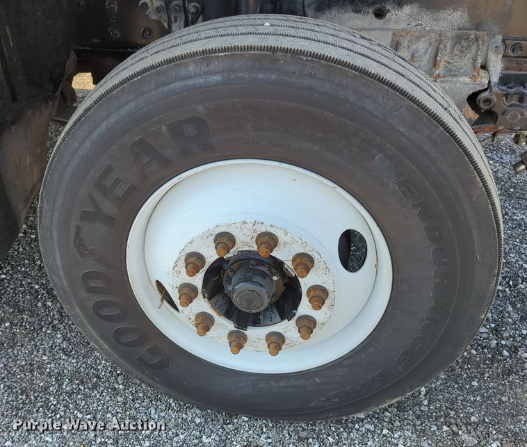 image for item KW9043 2013 Freightliner Business Class M2  utility / service truck