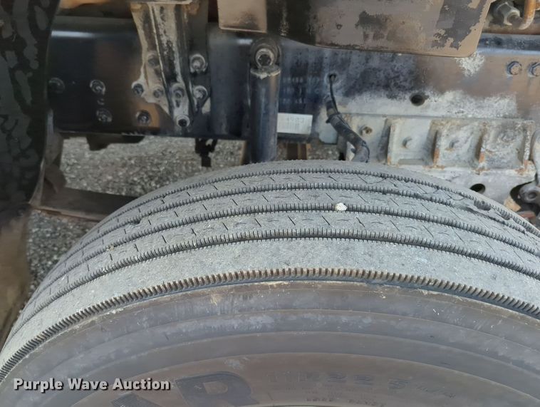 image for item KW9043 2013 Freightliner Business Class M2  utility / service truck