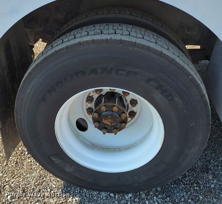 image for item KW9043 2013 Freightliner Business Class M2  utility / service truck