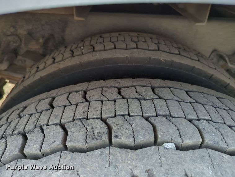 image for item KW9043 2013 Freightliner Business Class M2  utility / service truck