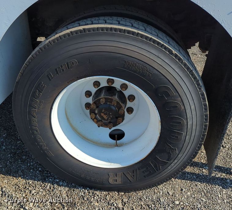 image for item KW9043 2013 Freightliner Business Class M2  utility / service truck