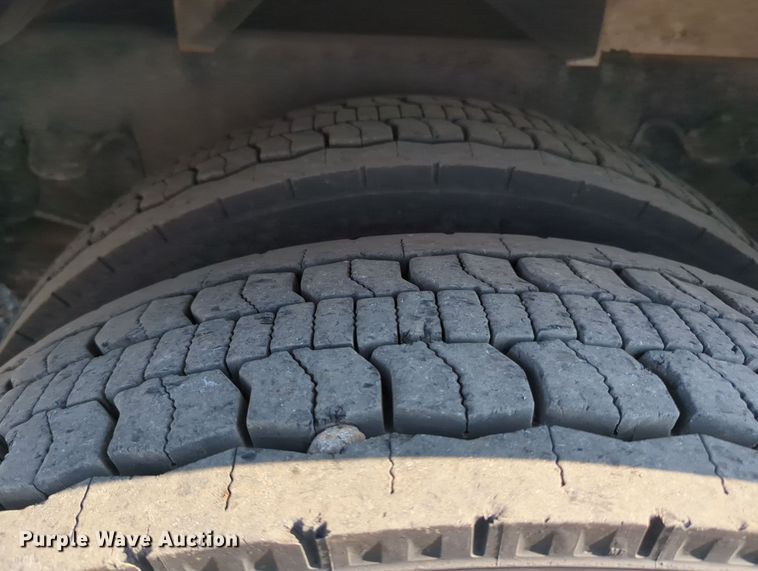 image for item KW9043 2013 Freightliner Business Class M2  utility / service truck