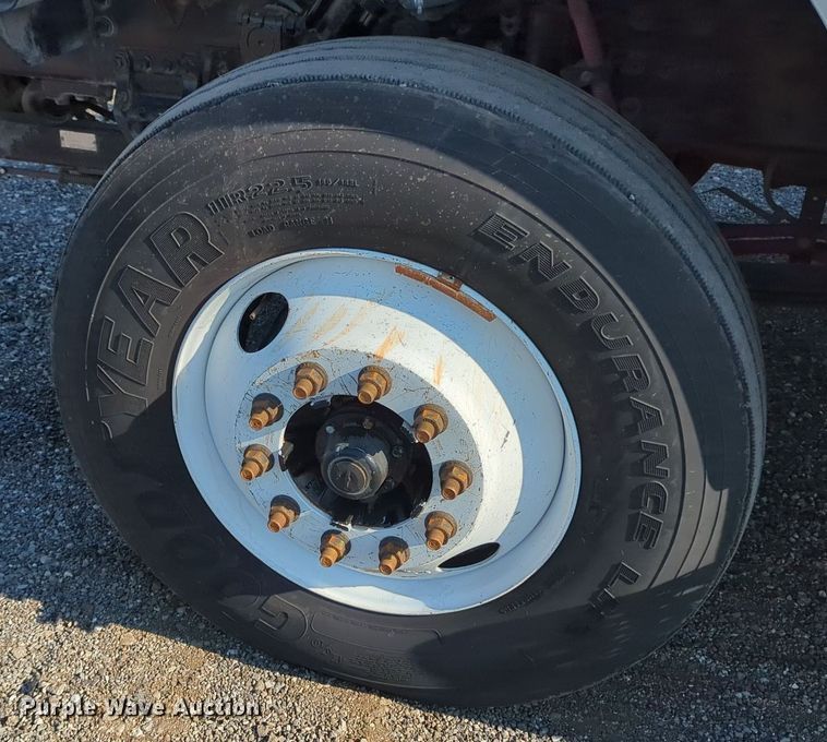 image for item KW9043 2013 Freightliner Business Class M2  utility / service truck