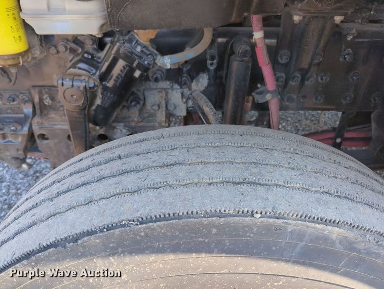 image for item KW9043 2013 Freightliner Business Class M2  utility / service truck