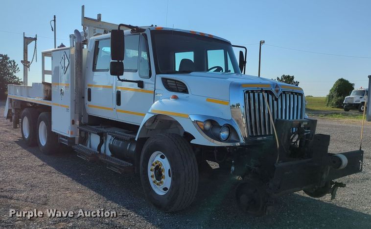 image for item KW9046 2010 International 7000  crane truck