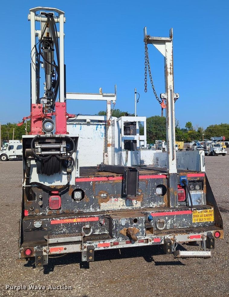 image for item KW9046 2010 International 7000  crane truck