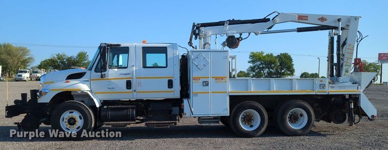 image for item KW9046 2010 International 7000  crane truck