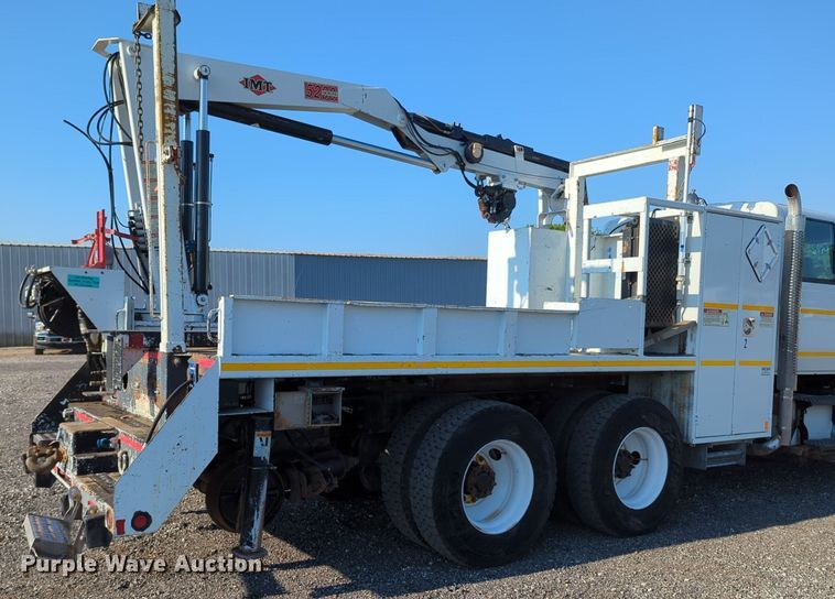 image for item KW9046 2010 International 7000  crane truck