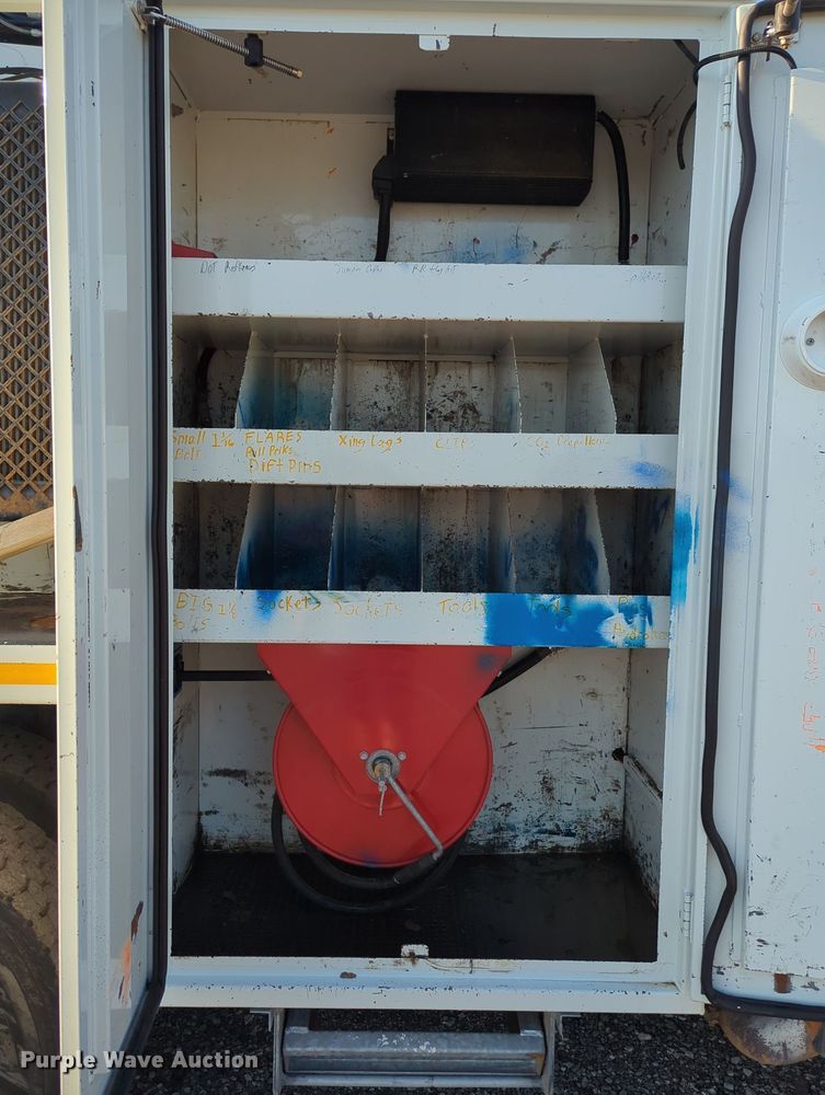 image for item KW9046 2010 International 7000  crane truck