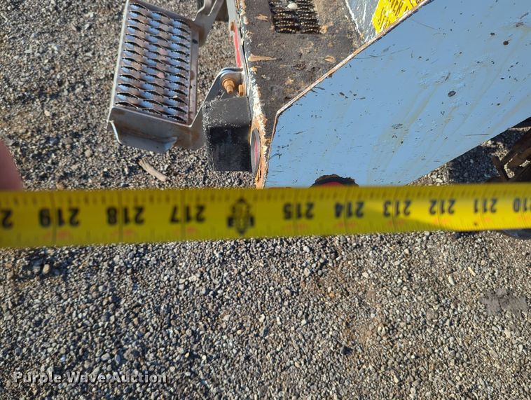 image for item KW9046 2010 International 7000  crane truck