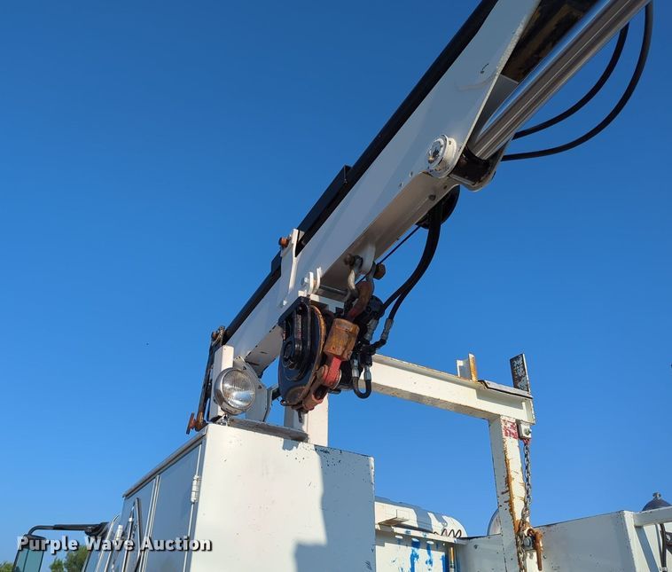 image for item KW9046 2010 International 7000  crane truck