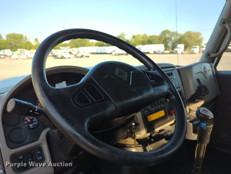 image for item KW9046 2010 International 7000  crane truck