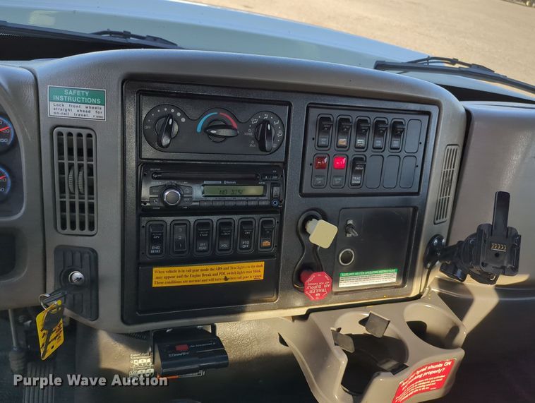 image for item KW9046 2010 International 7000  crane truck