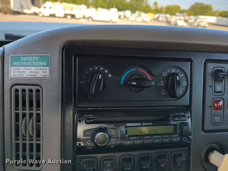 image for item KW9046 2010 International 7000  crane truck