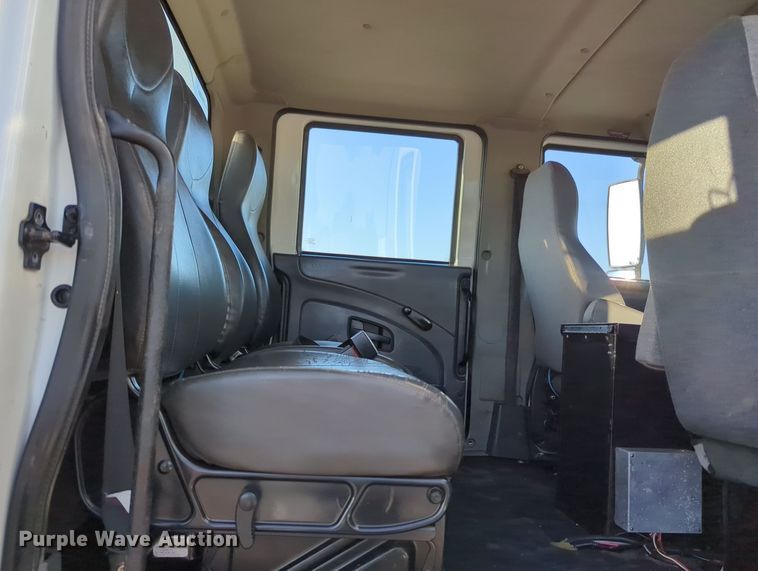 image for item KW9046 2010 International 7000  crane truck