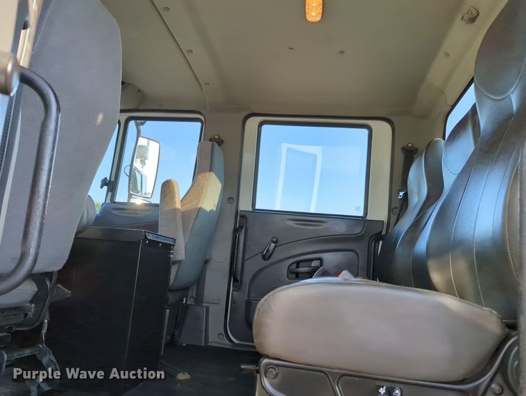 image for item KW9046 2010 International 7000  crane truck