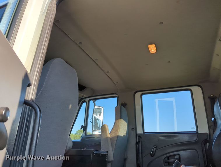 image for item KW9046 2010 International 7000  crane truck