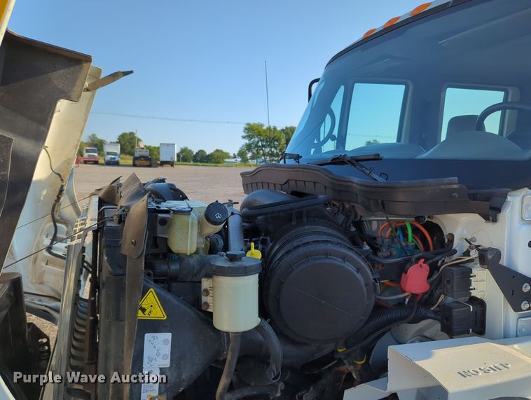 image for item KW9046 2010 International 7000  crane truck