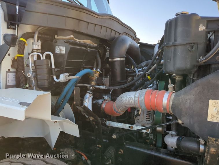 image for item KW9046 2010 International 7000  crane truck