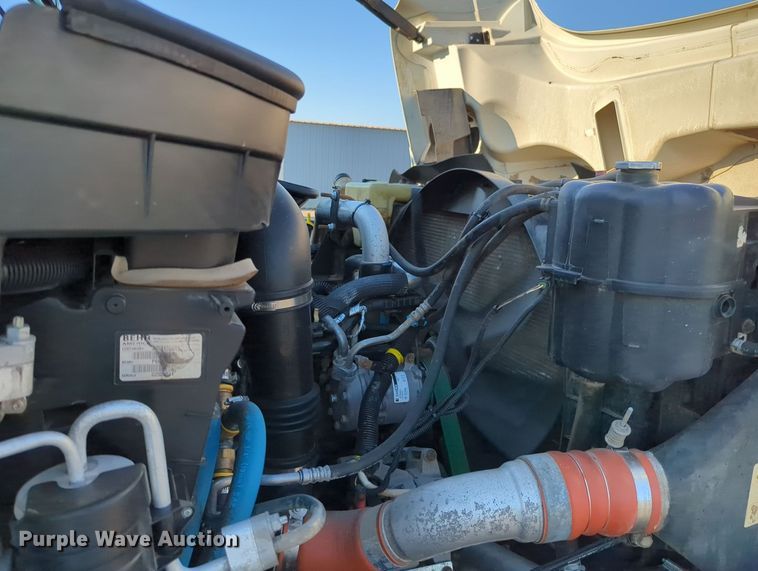 image for item KW9046 2010 International 7000  crane truck