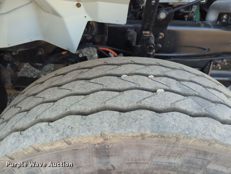 image for item KW9046 2010 International 7000  crane truck