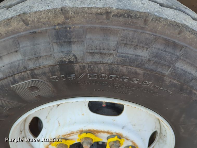 image for item KW9046 2010 International 7000  crane truck