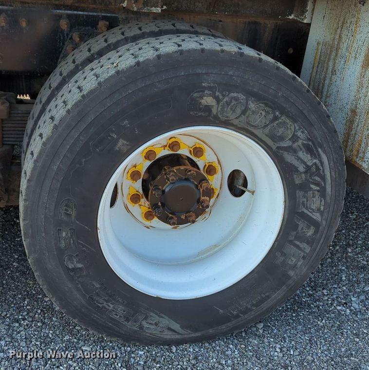 image for item KW9046 2010 International 7000  crane truck